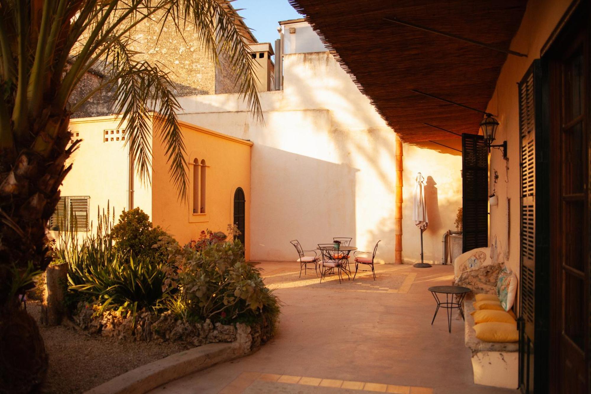 Casa Mona Turismo De Interior Guest House Llubi Exterior photo